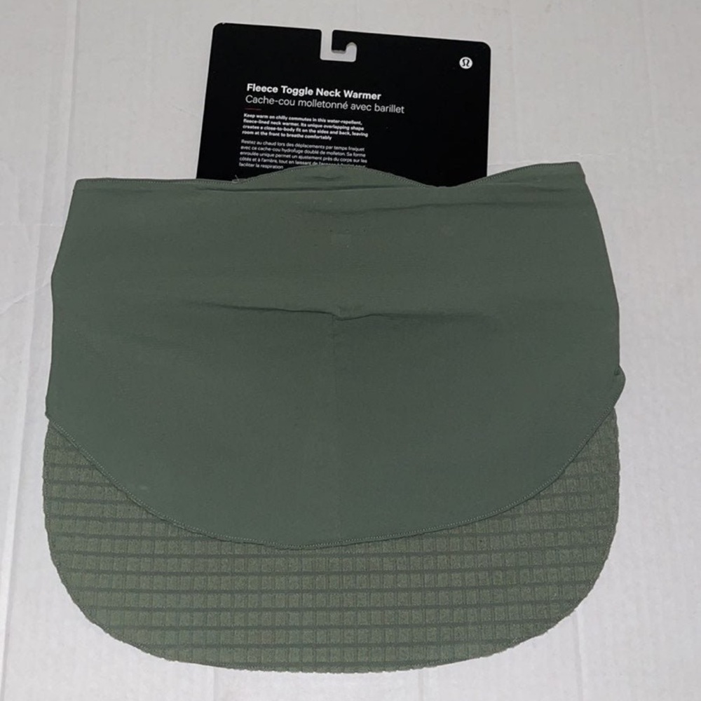 Lululemon fleece toggle neck warmer